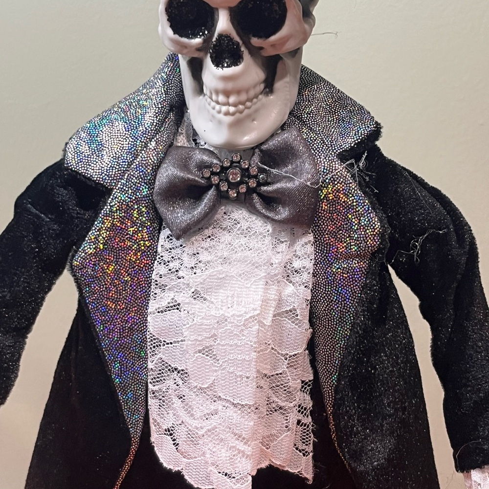 6/$25 Elegant Skeleton Figurine with Black and Silver Details - Picture 11 of 11
